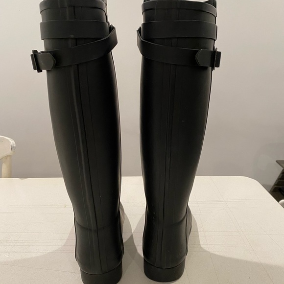 Women’s Black Hunter Rain Boots - Picture 2 of 3